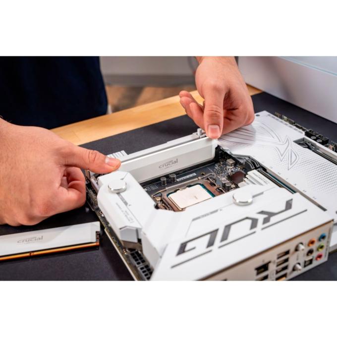 Micron CP16G64C38U5W