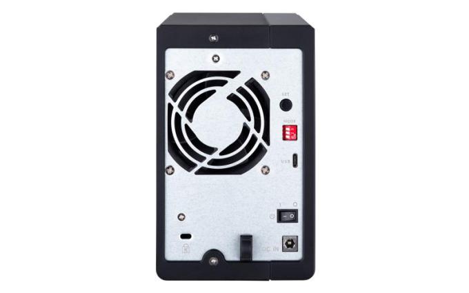QNap TR-002