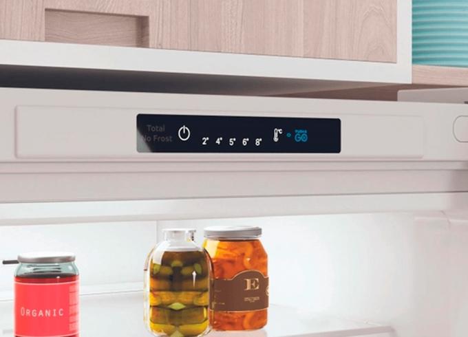 Indesit INFC9 TI22W