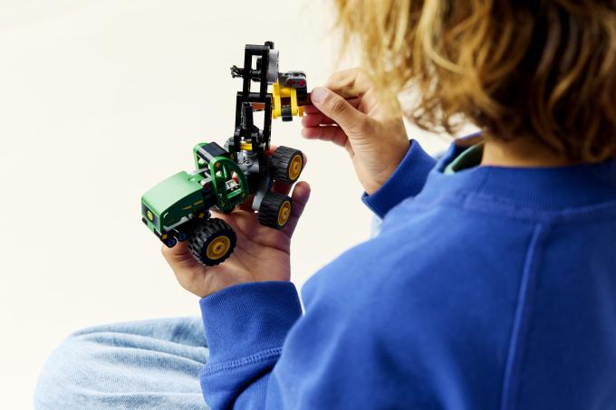 LEGO 42218