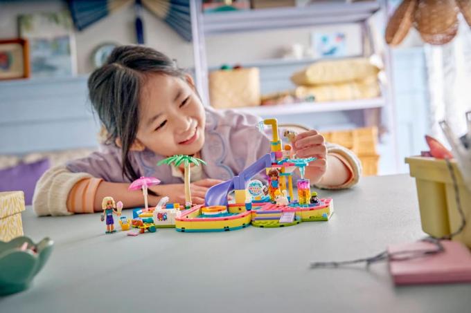 LEGO 42676