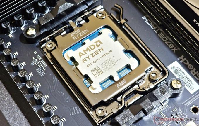 AMD 100-000000719