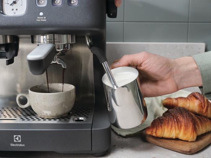 ELECTROLUX E8EC1-8BP