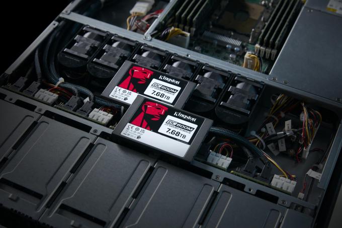 Kingston SEDC600M/7680G