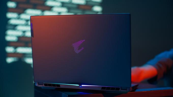 GIGABYTE AORUS_16X_9SG-43UAC54SH