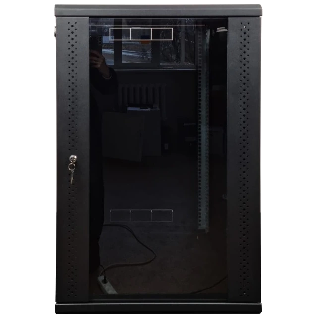 ESERVER EServer 18U 600х500х907 стекло, черная
