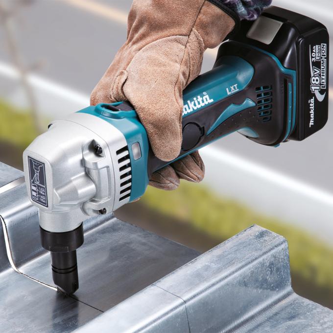 Makita DJN161Z