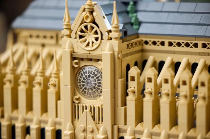 LEGO 21061
