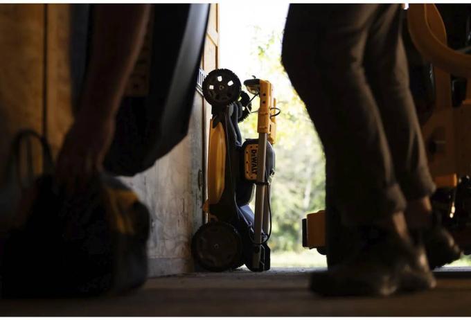 DeWALT DCMWSP156W2