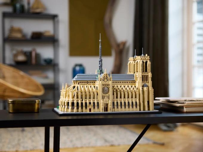 LEGO 21061