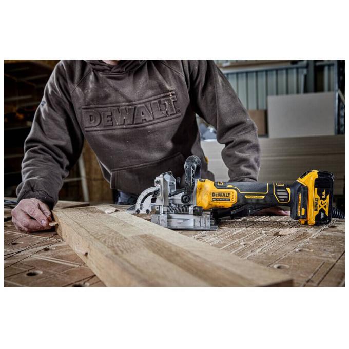 DeWALT DCW682NT