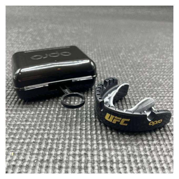 Opro UFC_Gold_Braces_Bl/Silver