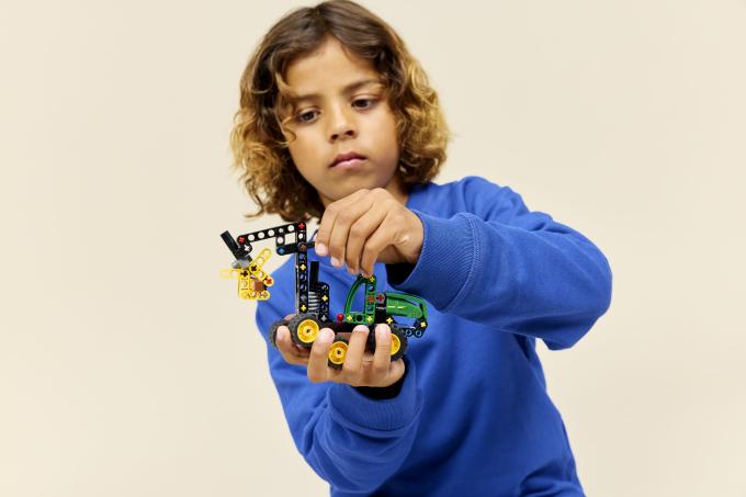 LEGO 42218