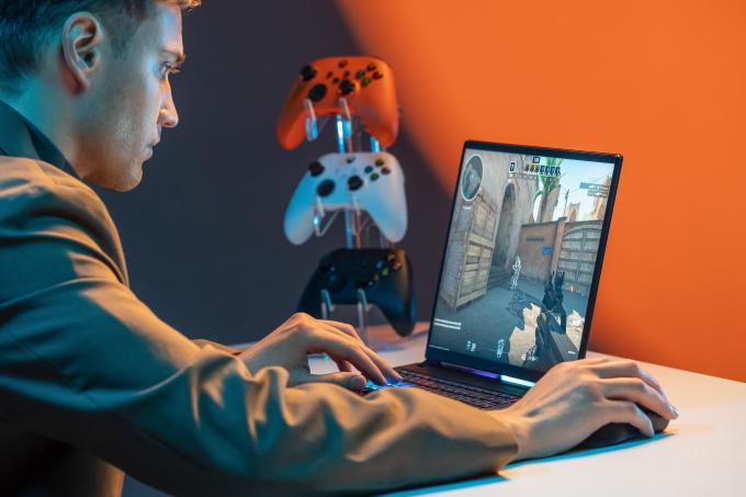 GIGABYTE AORUS_16X_9SG-43UAC54SH