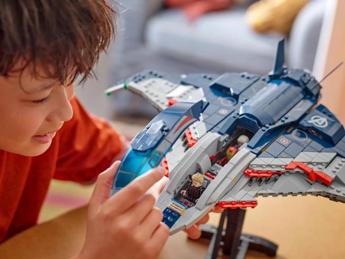 LEGO 76325