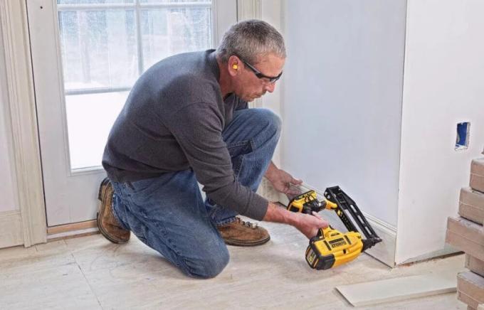 DeWALT DCN662N