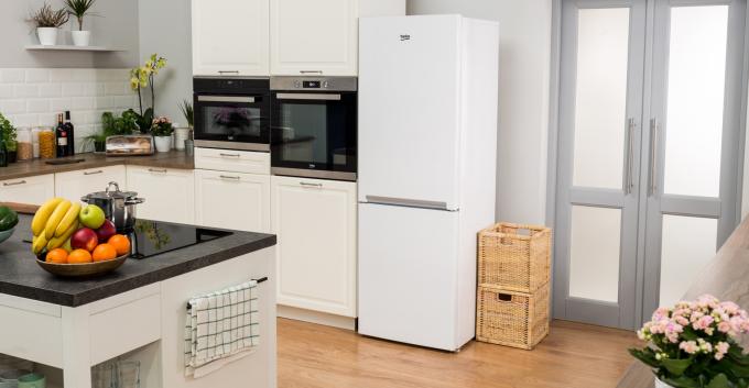 BEKO RCNA406I30W