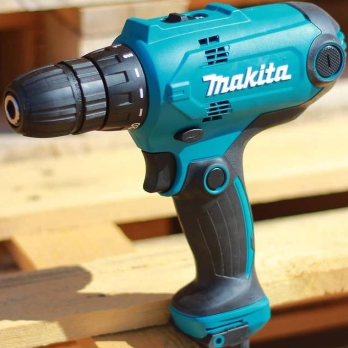 Makita DF0300