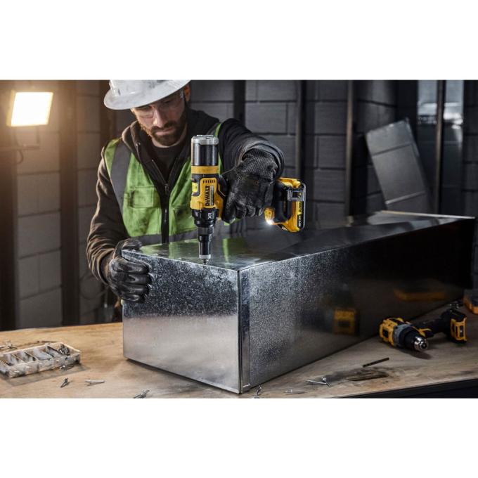 DeWALT DCF403NT