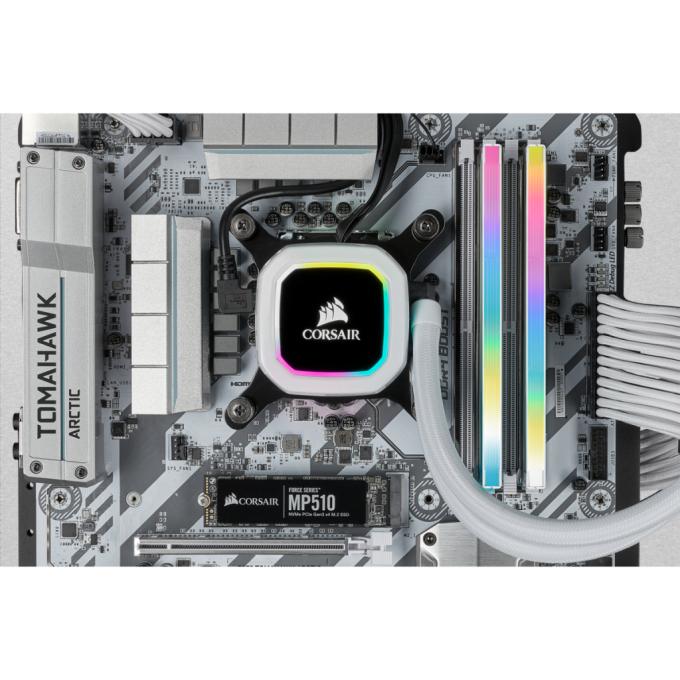 Corsair CMH16GX4M2D3600C18W