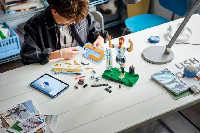 LEGO 43015