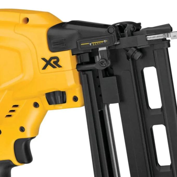 DeWALT DCN662N