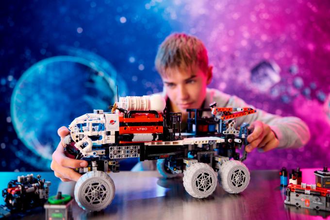 LEGO 42180