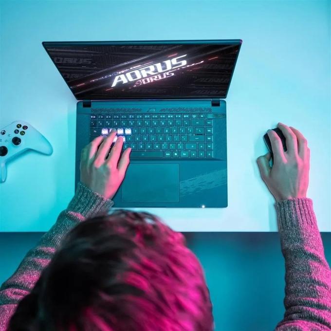 GIGABYTE AORUS 16X 9SG-43KZC54SD