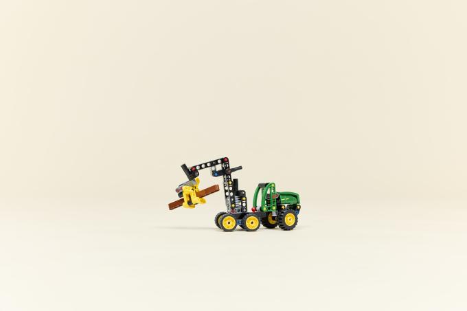 LEGO 42218