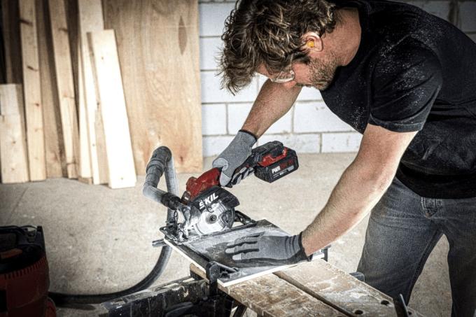 SKIL SW1E3540CA+BC1E3110AA