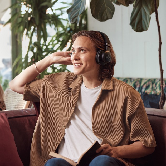 JBL JBLLIVE770NCBLK
