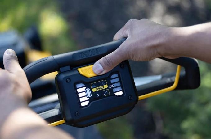 DeWALT DCMWP134N