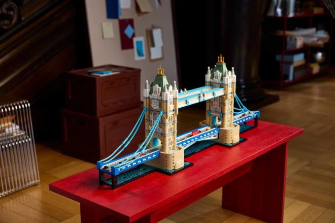 LEGO 21067
