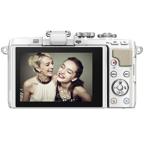 Цифровой фотоаппарат OLYMPUS E-PL7 14-42 mm Pancake Zoom Kit white/silver V205073WE001