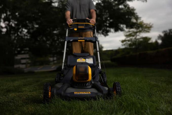 DeWALT DCMWP500N