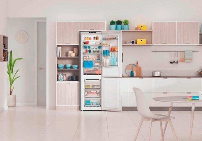 Indesit INFC9 TI22W
