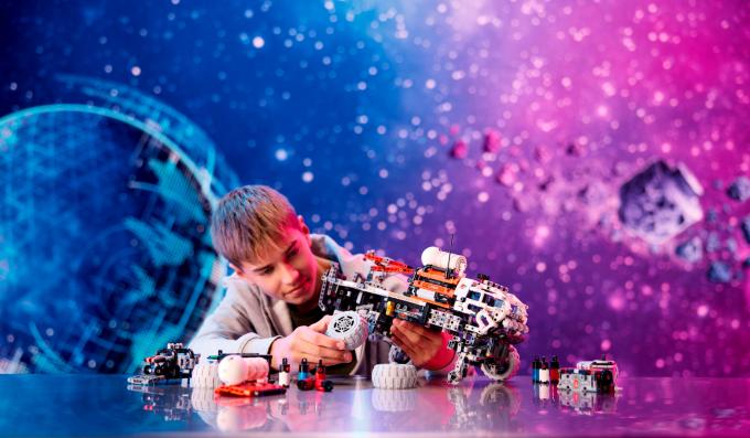 LEGO 42180
