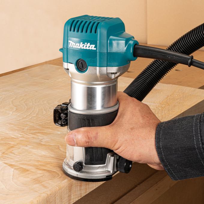 Makita RT0702CX2