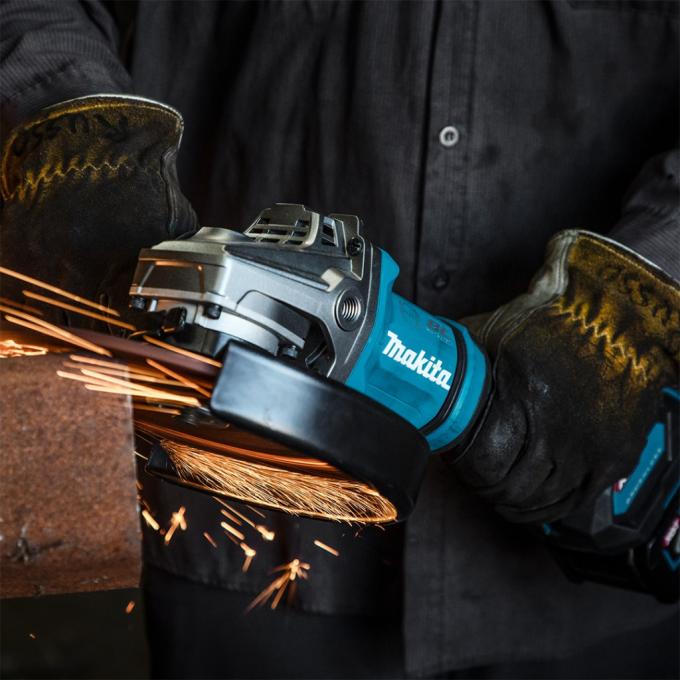 Makita GA038GZ
