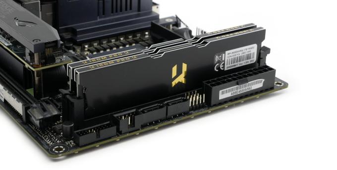 Goodram IRP-K3600D4V64L18/32GDC