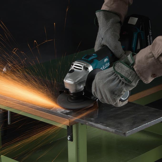 Makita DGA504Z
