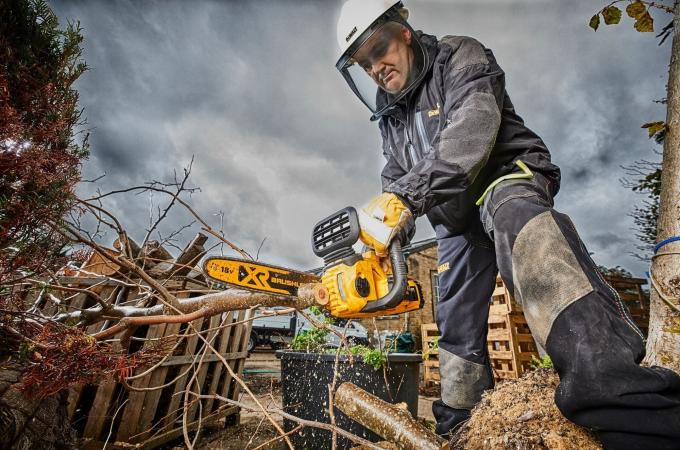 DeWALT DCM565N