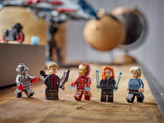 LEGO 76325