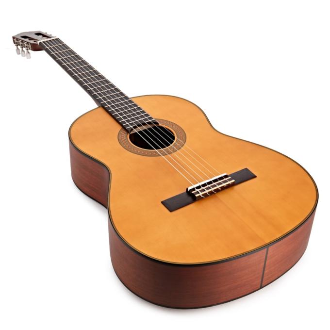 Yamaha CG122MS