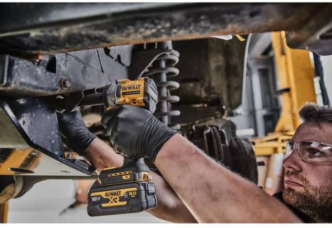 DeWALT DCF921NT
