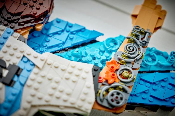 LEGO 43018