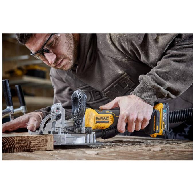 DeWALT DCW682NT