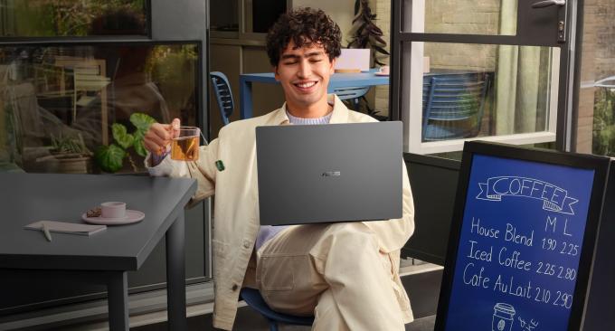 ASUS 90NB19C2-M00D70