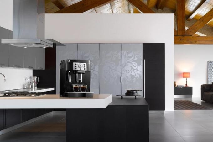 DeLonghi ECAM 22.112 B