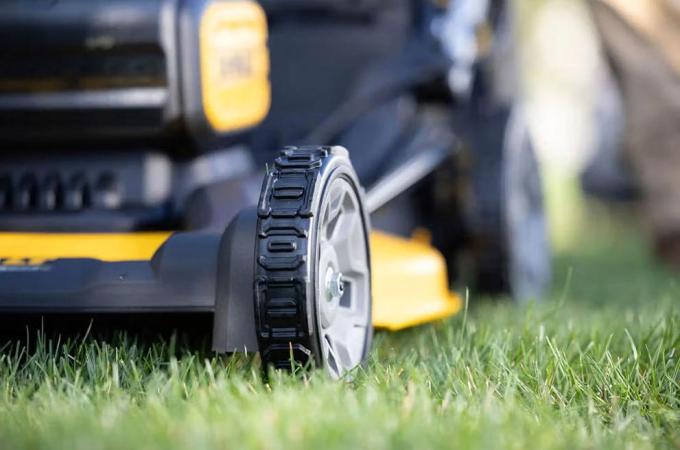 DeWALT DCMWP134N